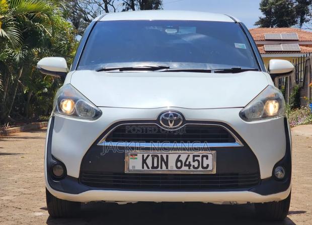 Toyota Sienta 2016 White