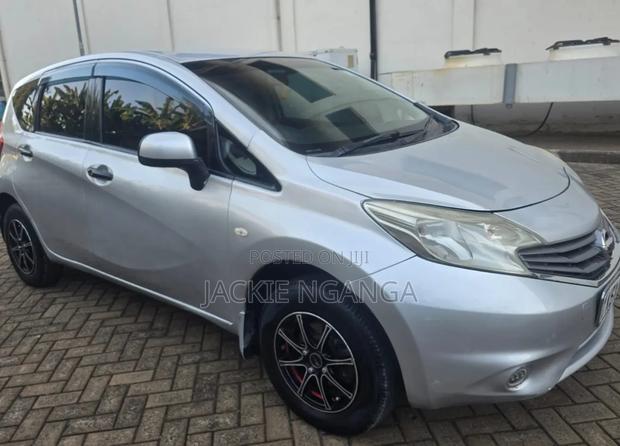 Nissan Note 2012 Silver