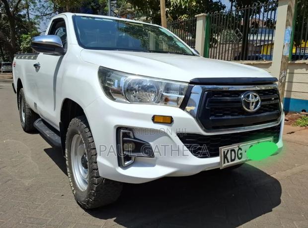 Toyota Hilux 2017 White