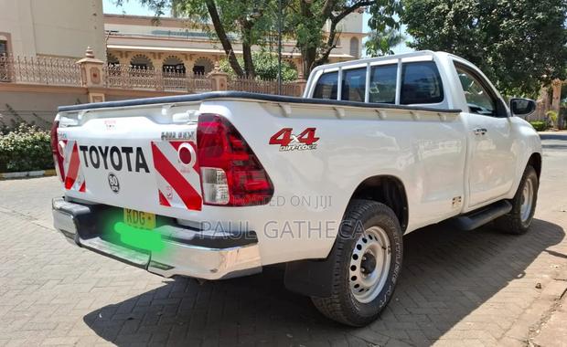 Toyota Hilux 2017 White