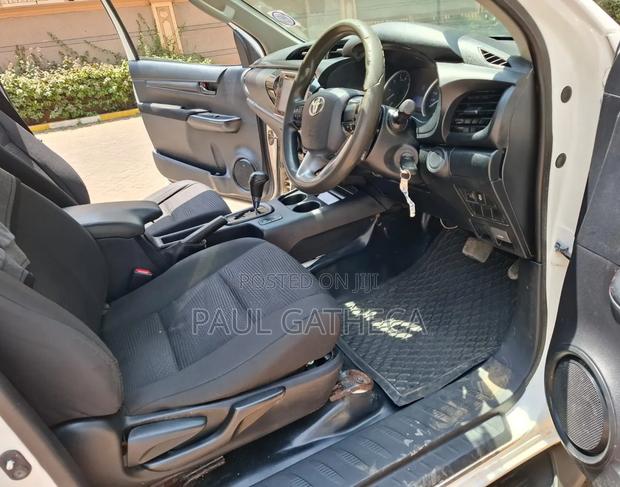 Toyota Hilux 2017 White