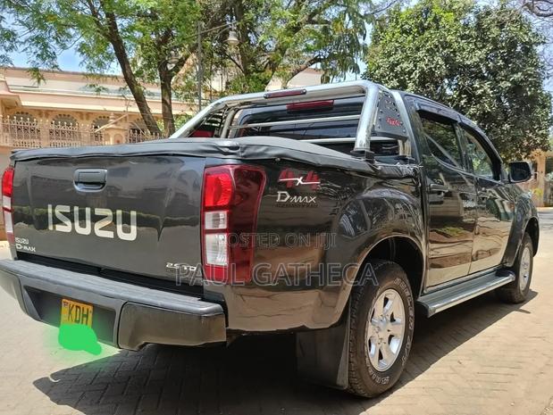 Isuzu D-MAX 2022 Gray