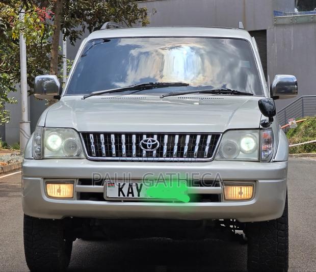 Toyota Land Cruiser Prado 2000 Silver