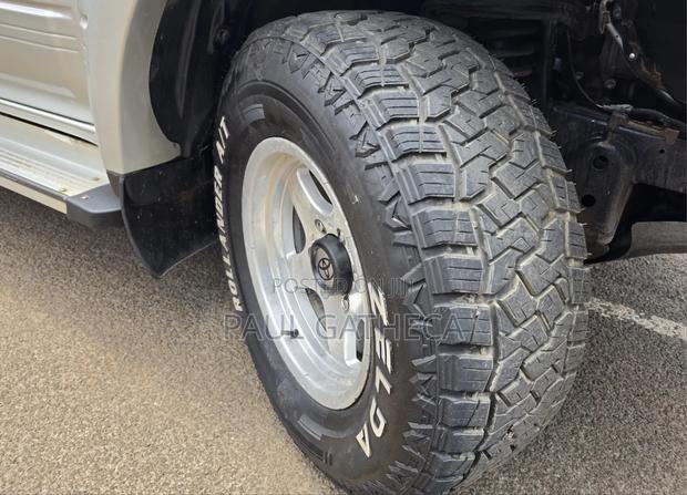 Toyota Land Cruiser Prado 2000 Silver