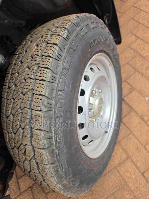 Isuzu D-MAX 2025 Gray