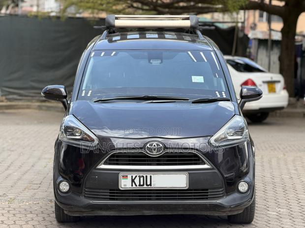 Toyota Sienta 2018