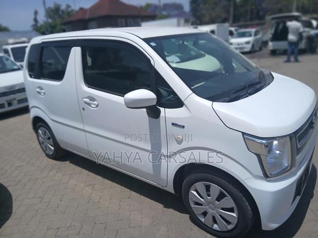 Suzuki Wagon R 2019 White