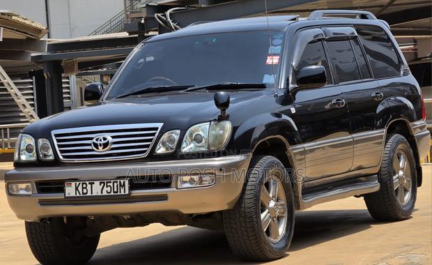 Toyota Land Cruiser 2005 Black