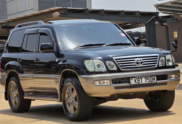 Toyota Land Cruiser 2005 Black