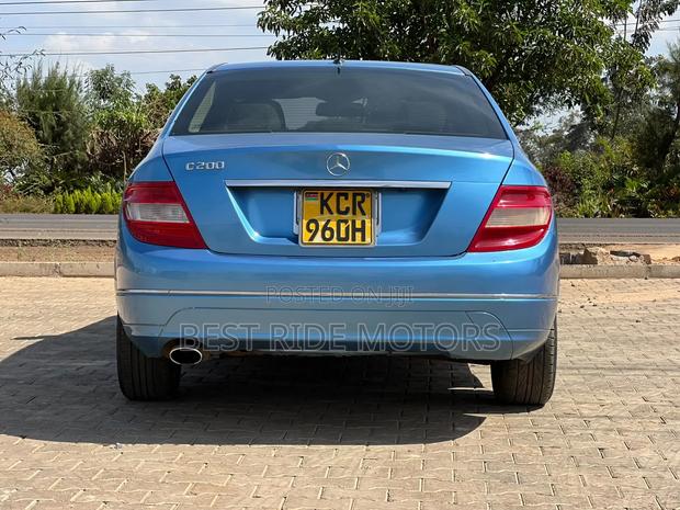 Mercedes-Benz C250 2010 Blue