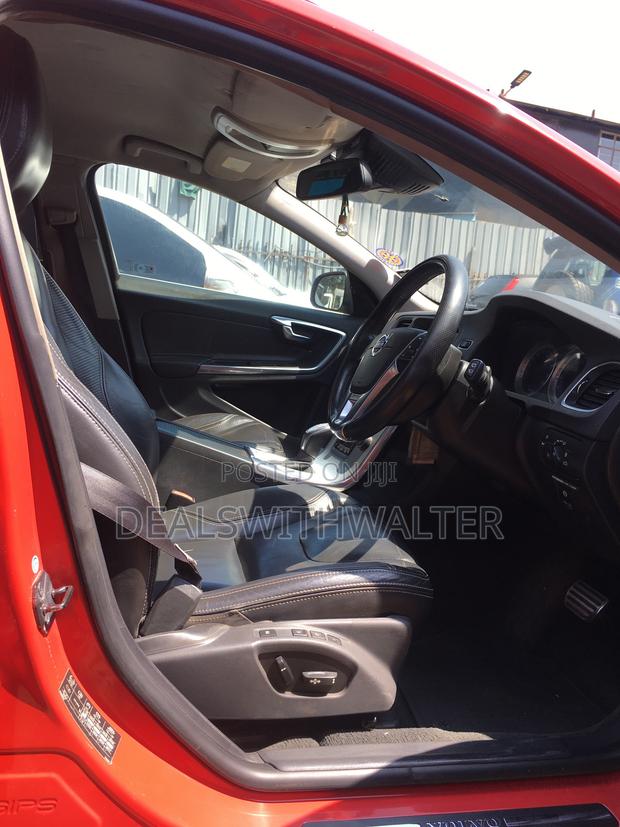 Volvo V60 2013 Red