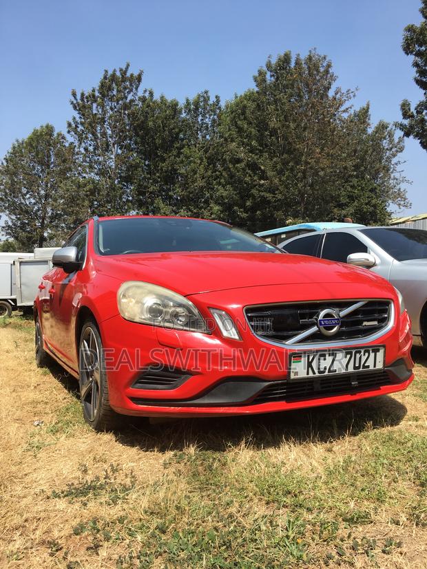Volvo V60 2013 Red