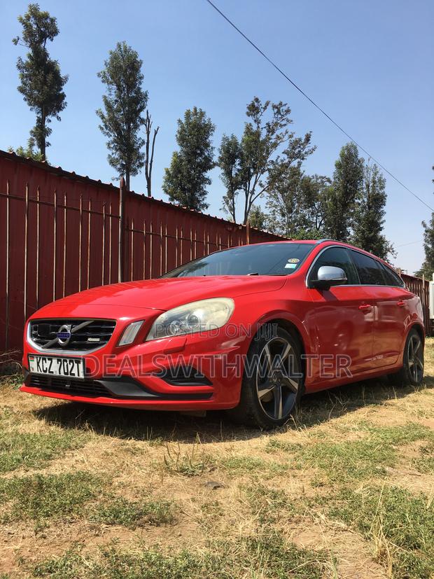 Volvo V60 2013 Red