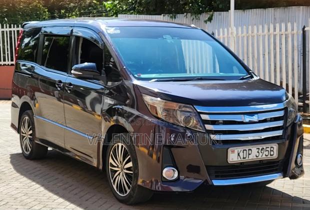 Toyota Noah 2016 Burgundy