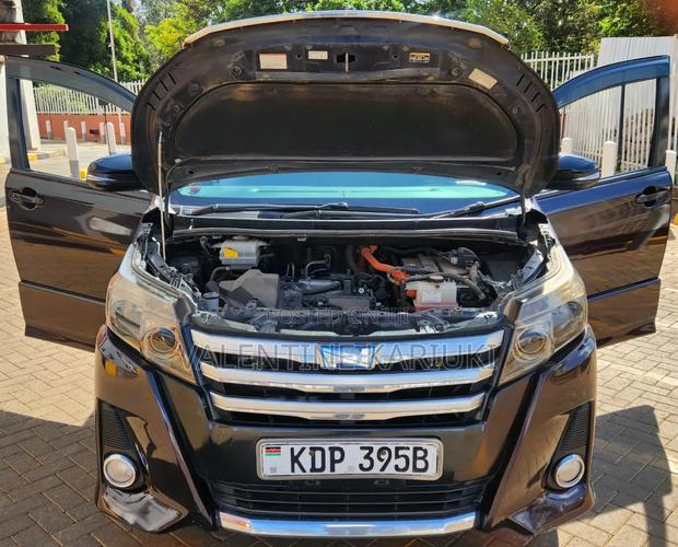 Toyota Noah 2016 Burgundy