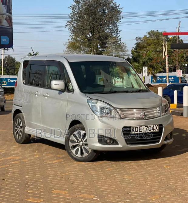 Mitsubishi Delica D:5 2014 Silver
