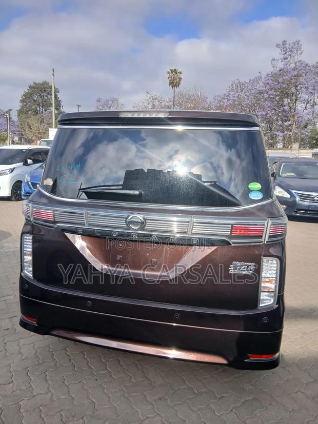 Nissan Elgrand 2019 Brown