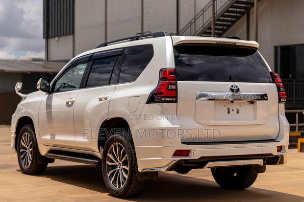 Toyota Land Cruiser Prado 2021 White