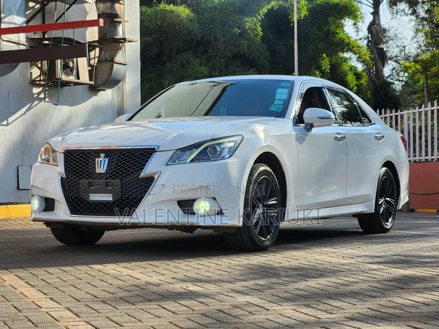 Toyota Crown 2015 Pearl