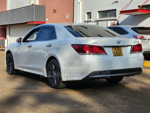 Toyota Crown 2015 Pearl