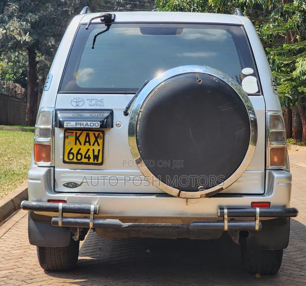 Toyota Land Cruiser Prado 2000 Silver