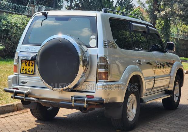 Toyota Land Cruiser Prado 2000 Silver