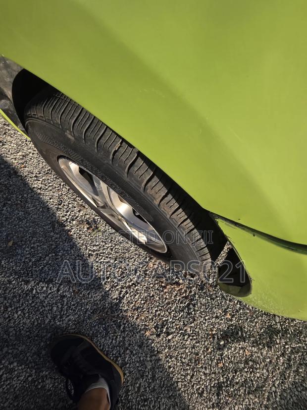 Nissan March 1.2 FWD 2012 Green