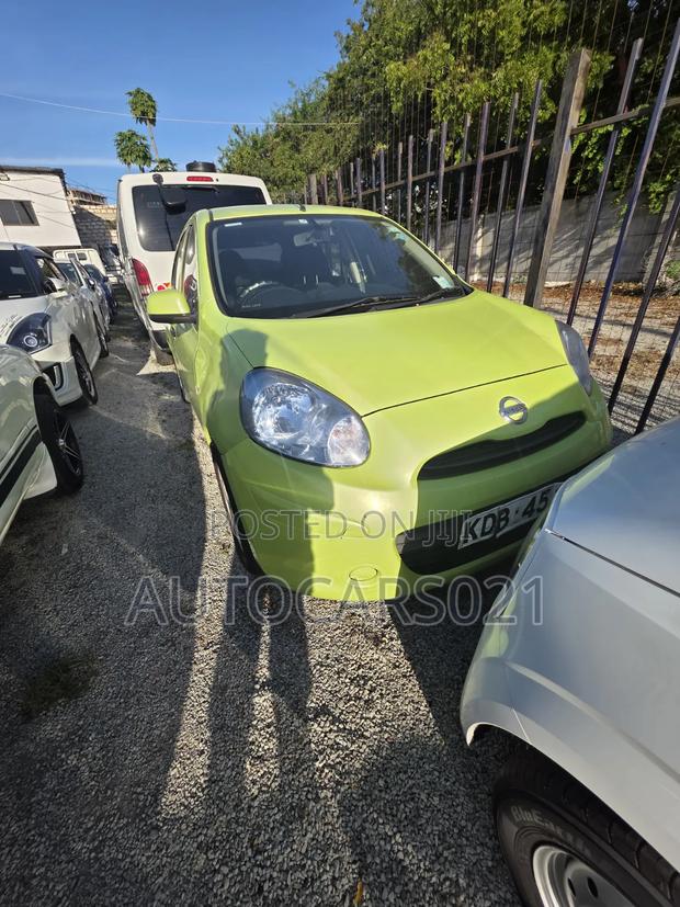 Nissan March 1.2 FWD 2012 Green