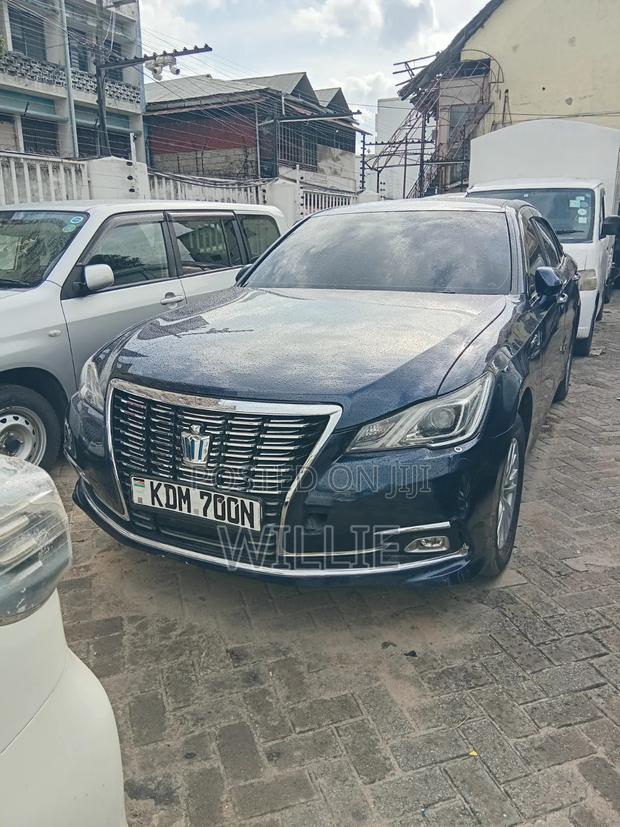 Toyota Crown 2016 Blue
