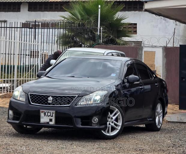 Toyota Crown 2012 Black