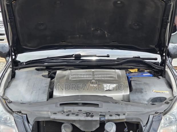Toyota Crown 2012 Black