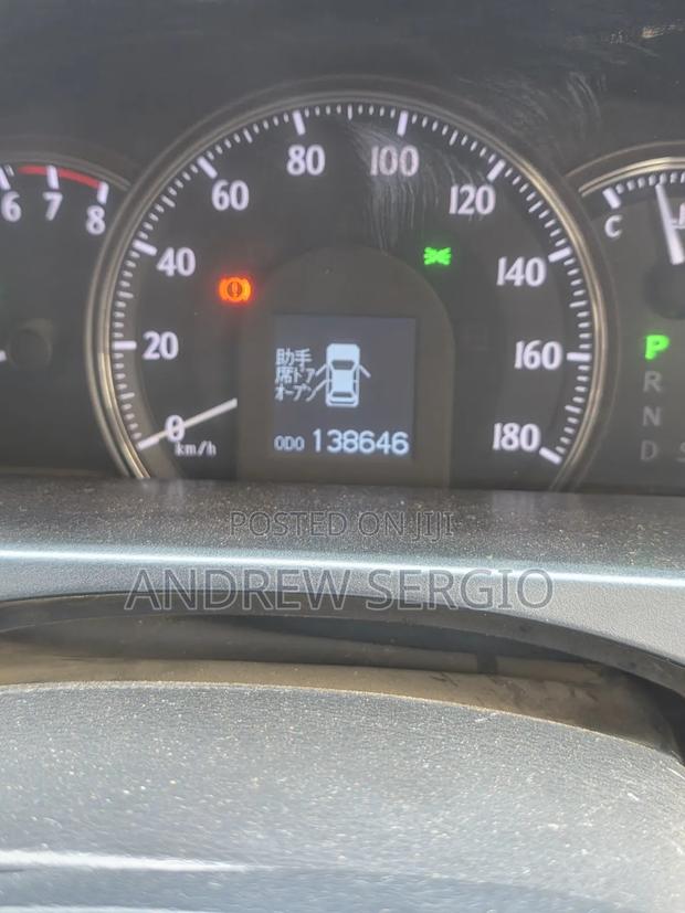 Toyota Crown 2012 Black