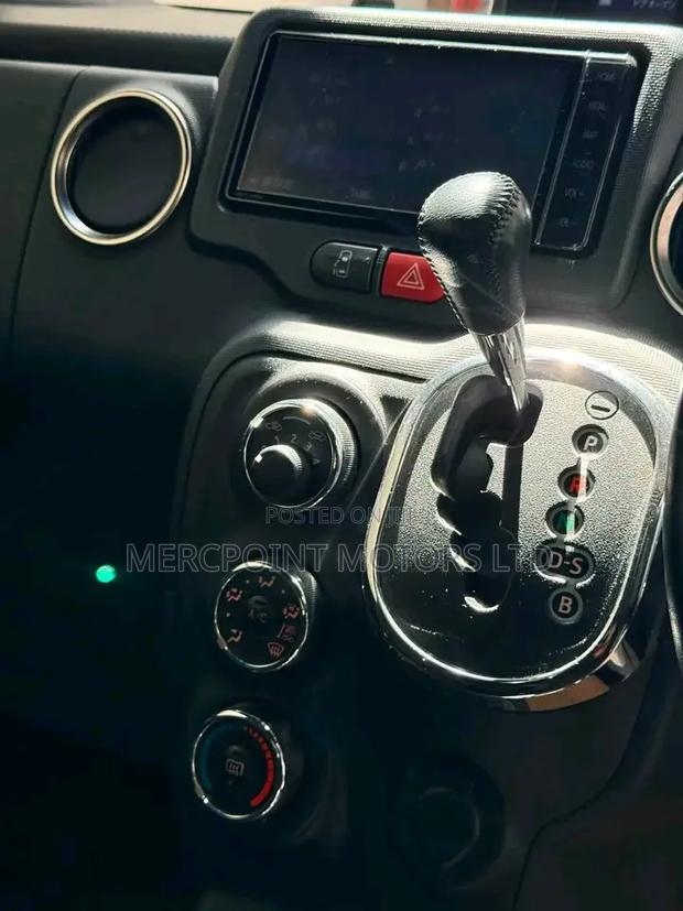 Toyota Spade 1.5 2019 Pearl