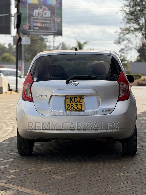 Nissan Note 2012 Silver