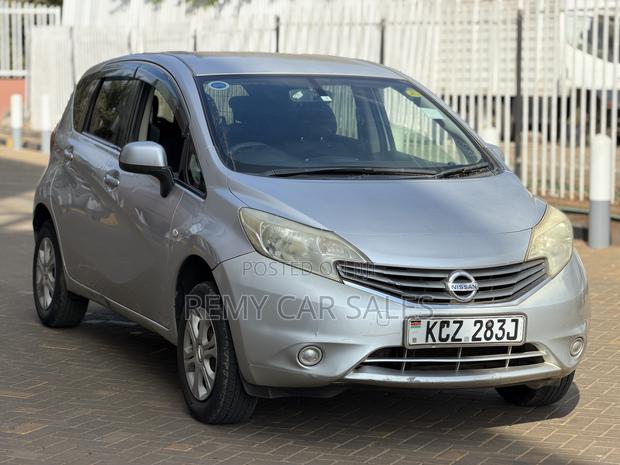 Nissan Note 2012 Silver