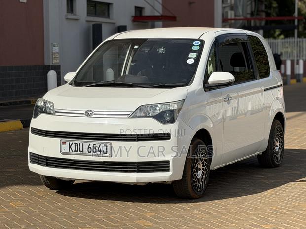 Toyota Spade 2019 White