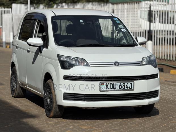 Toyota Spade 2019 White