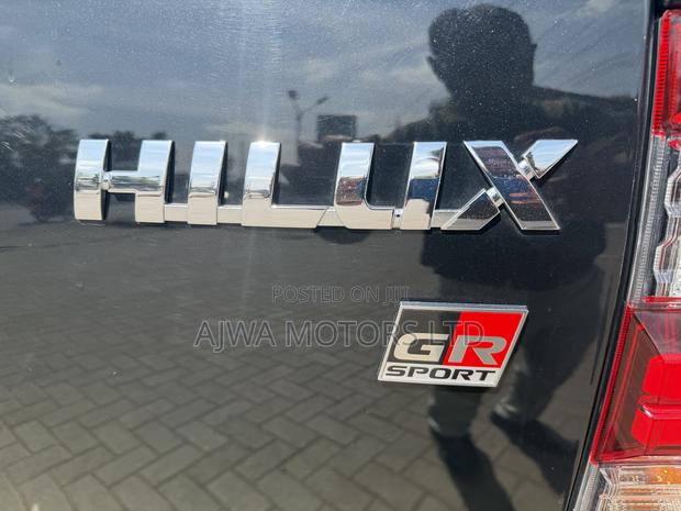 Toyota Hilux Revo Double Cab Deisel 2.4 AWD 2022 Black