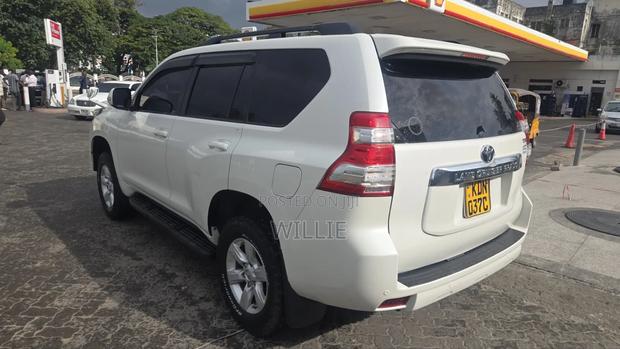 Toyota Land Cruiser Prado 2016 White