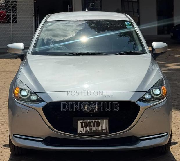 Mazda 2 2019 Silver