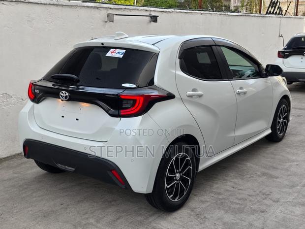 Toyota Yaris 2021 White