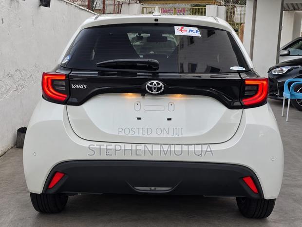 Toyota Yaris 2021 White