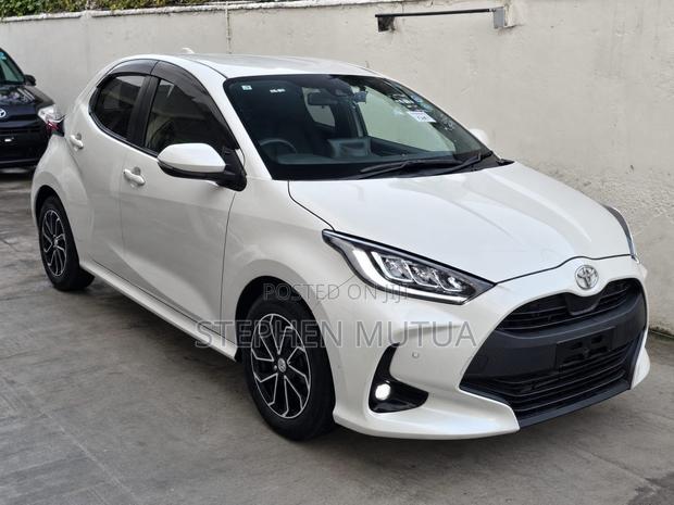 Toyota Yaris 2021 White