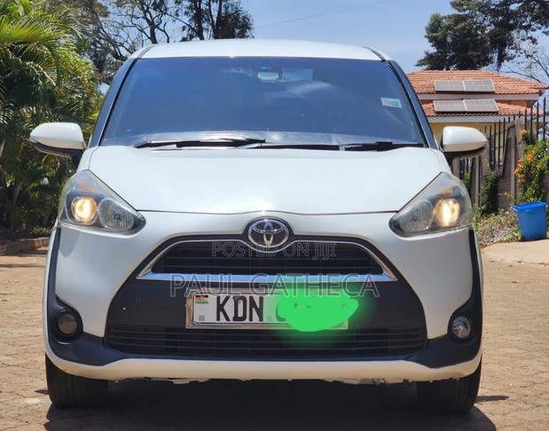 Toyota Sienta 2016 White