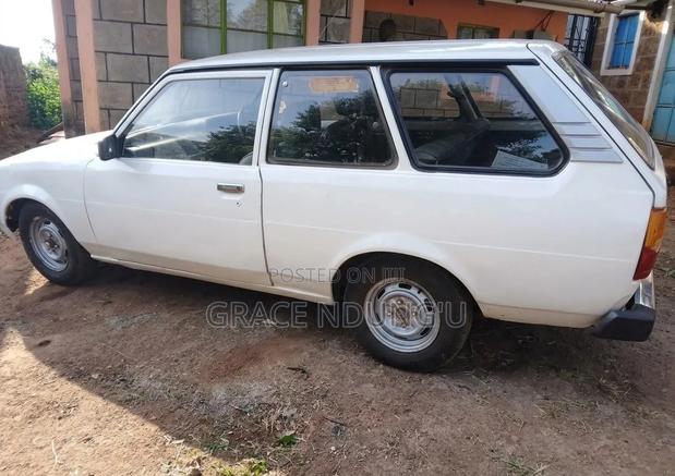 Toyota Corolla 1997 White