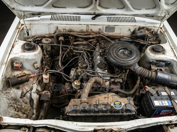 Toyota Corolla 1997 White