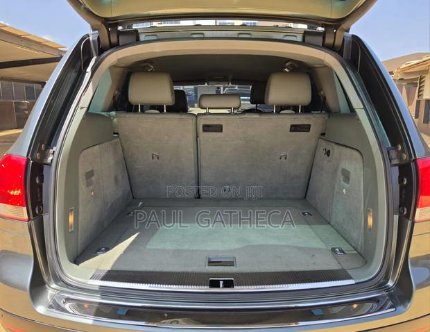 Volkswagen Touareg 2006 Gray