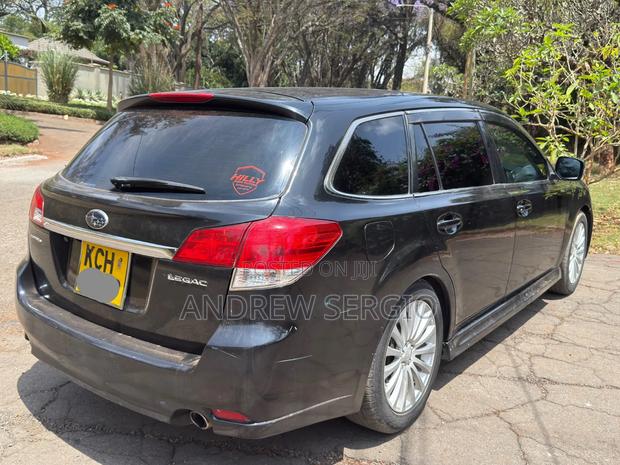 Subaru Legacy 2.5i Premium 2011 Black