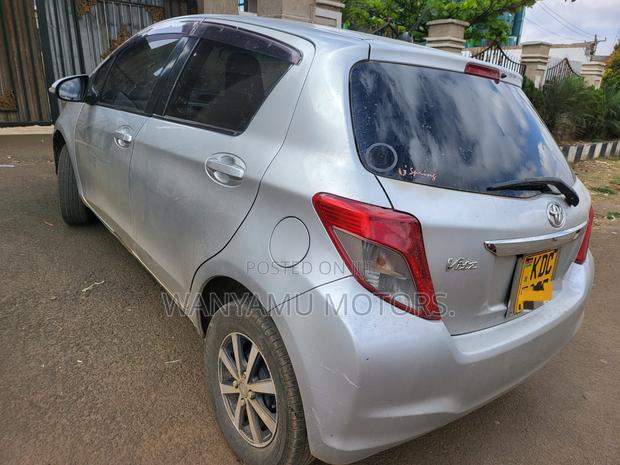Toyota Vitz 2014 Silver