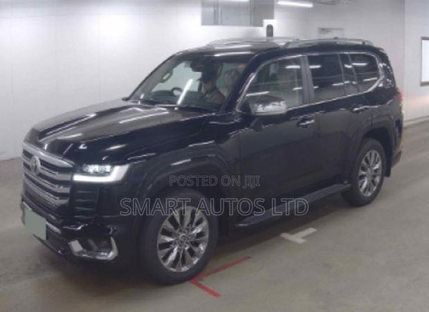 Toyota Land Cruiser LC300 2025 Matt Black